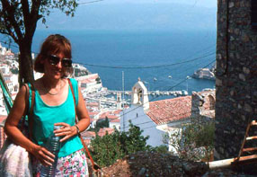 Ydra en haut du village, vue sur le port